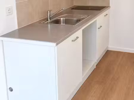 appartement rénové 40m2 avec garage