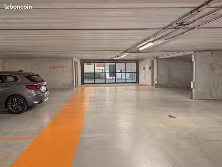 chartrons : lot de 5 parkings interieurs