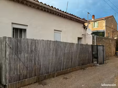 maison de plain-pied rénovée et équipée  25 m² avec extérieur de 12 m²