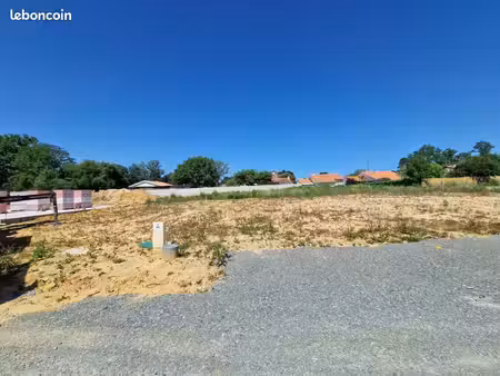 terrain 670 m² cadaujac