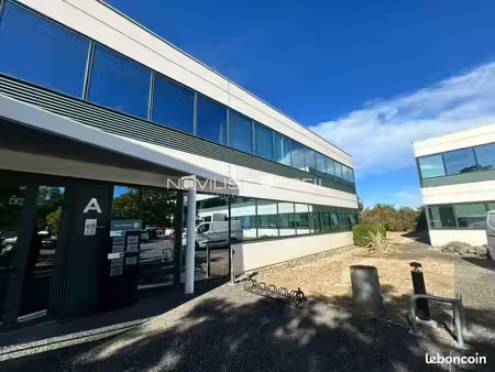bureaux 138 m² bruguières