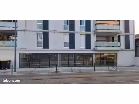 local 106 m² vitrine neuve 15 m - local 106 m² vitrine neuve 15 m - cabinet santé - blagna