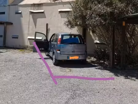 place de parking à débattre
