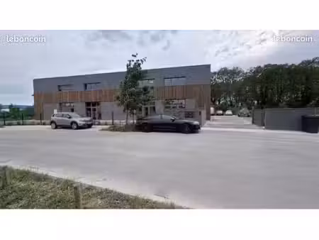 local  commercial  bureau  dépôt  entrepôt