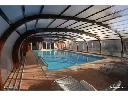 maison rés privé sécurisée avec piscine chauffée