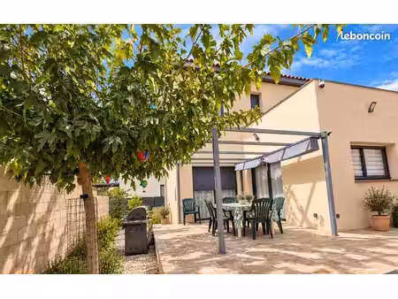 sauvian – maison récente t4 avec piscine  suite parentale  clim gainable et garage
