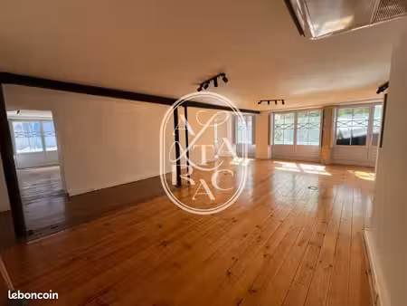 bureaux 183 m²