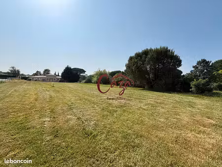 terrain 879 m² camarsac