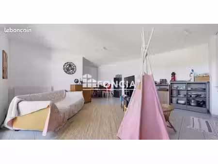 bassens – t3 avec balcon et stationnement