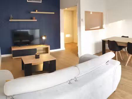 grand t2 entièrement meublé  équipé  climatisé de 60m2