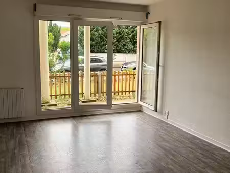 pessac – t2 50 m² lumineux 181 000 – parking – résidence sécurisée