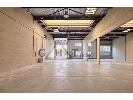 à louer local d’activité entrepôt 450 m² brie-comte-robert