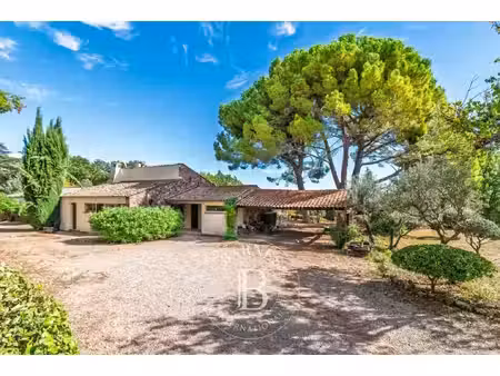 maison de luxe à vendre à bagnols-en-forêt