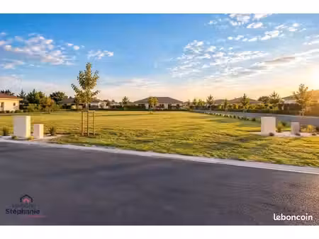 terrain 544 m² nouzilly