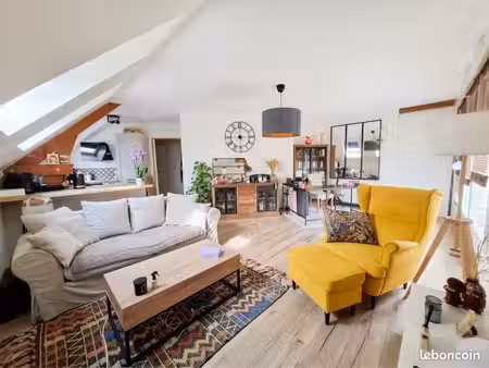 appartement t3 avec grande terrasse exposée sud  garage et parking