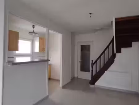 location maison de ville t3 blere