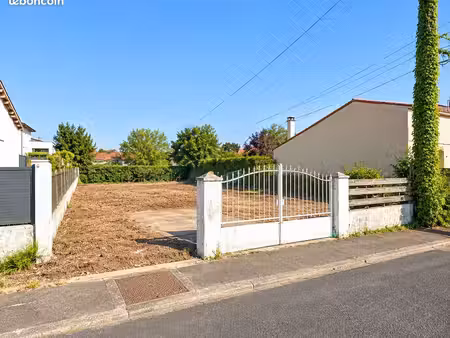 terrain à bâtir de 370 m² à merignac (33)