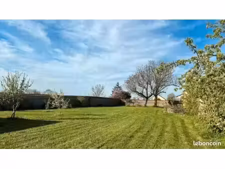 terrain 1 380 m² issoudun