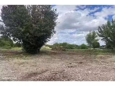 terrain à bâtir de 654 m² à le pian-medoc (33)
