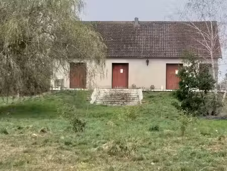 pavillon de 1972 à lureuil 36220