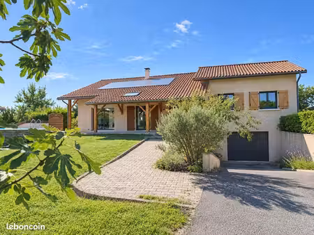 maison 7 pièces 169 m²