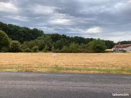 terrain constructible 2 104 m²