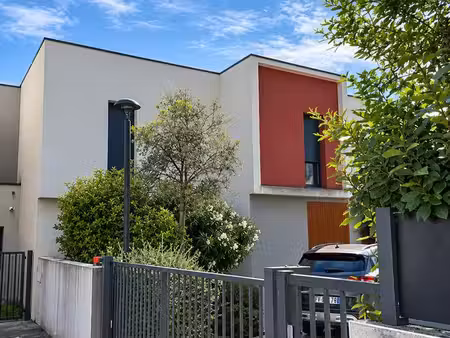 maison en copropriété de type 3 et deux garages