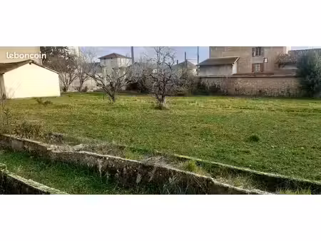 terrain 700 m2 beaurepaire