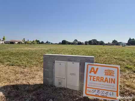 terrain 787 m² hagetmau