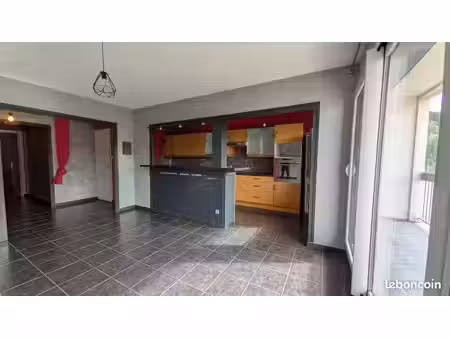 appartement  t4  88 m²  lumineux avec garage et balcon