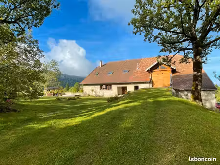ancienne ferme comtoise – 411 m² habitables  gîte et dépendances
