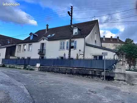 azans - appartement 2 pièces à rénover -40 m2 au total 65000 euros