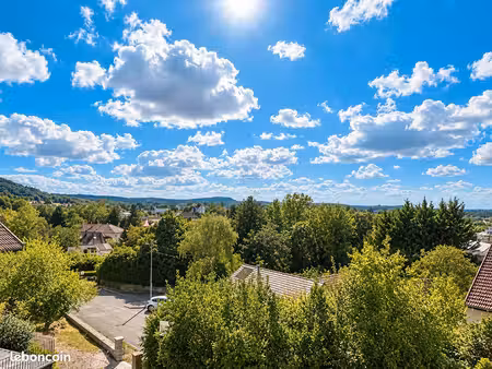 maison 8 pièces 237 m²