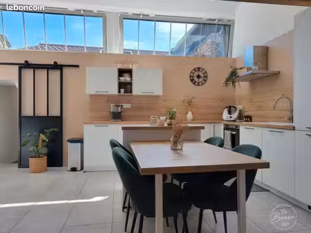 maison de village climatisée avec garage