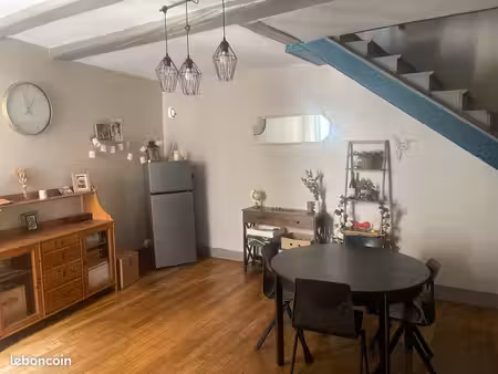 location triplex dole centre