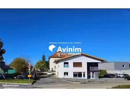 local commercial 186 m² montmorot