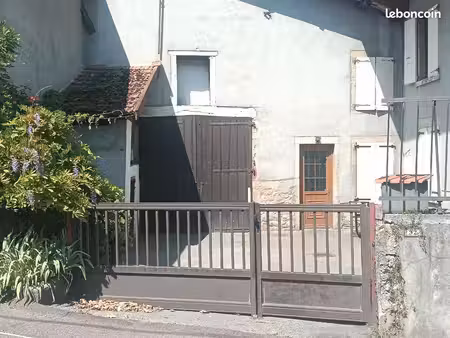 maison a domarin