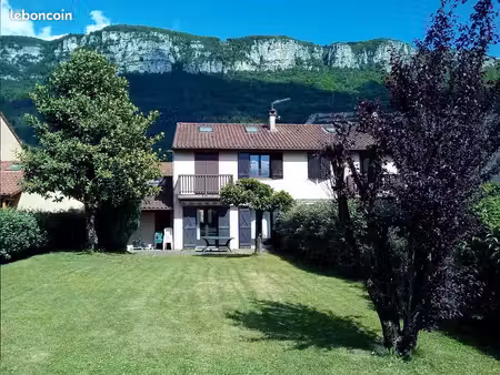 maison à la buisse 38500