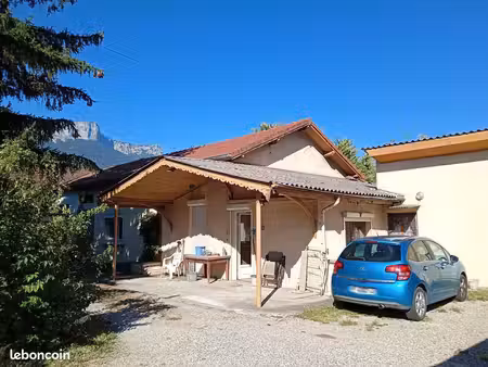 maison 96 m² + annexes sur terrain 800 m²