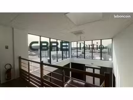 local d'activite 1173 m² joué-lès-tours