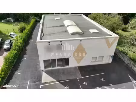 local commercial 480 m² tours