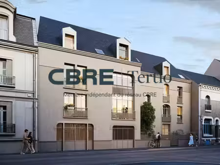 local commercial 64 m² tours