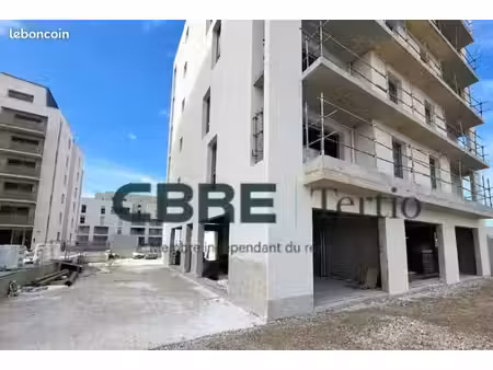 local commercial 133 m² tours