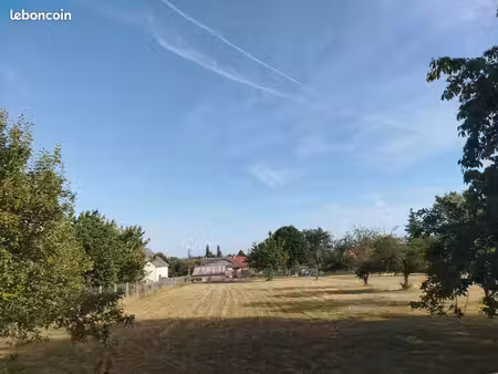 terrain 1 023 m² sambin