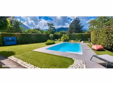 propriété 5 pièces 140 m²