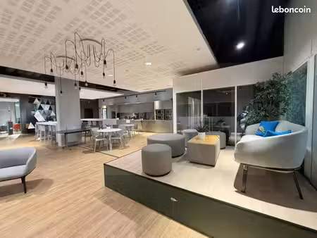 bureaux 608 m²
