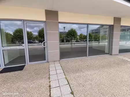 à louer – local commercial de 45 m² – cesson-sévigné / monniais