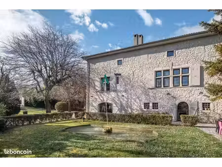 maison 9 pièces 465 m²