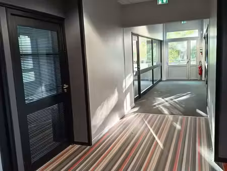 betton – plateau de bureaux de 270 m² aménageable au château de la vallée