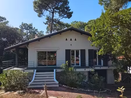 arcachon (abatilles/pyla) – maison sur 2 niveaux : 90 m² + t2 de 40 m² – terrain 667 m² – 